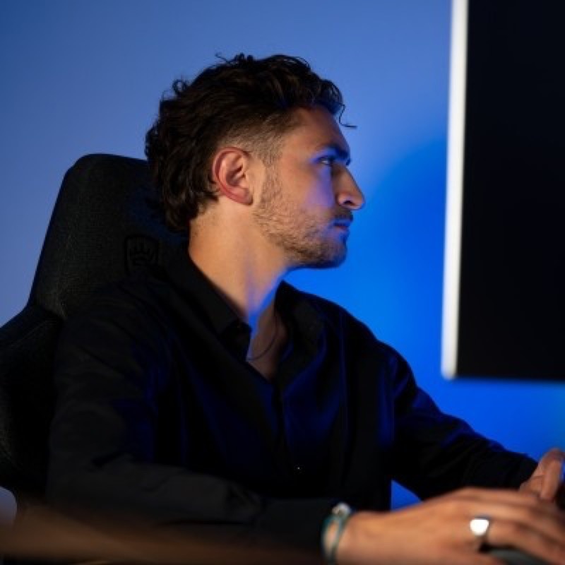 Damien — Co-fondateur SB E.COM